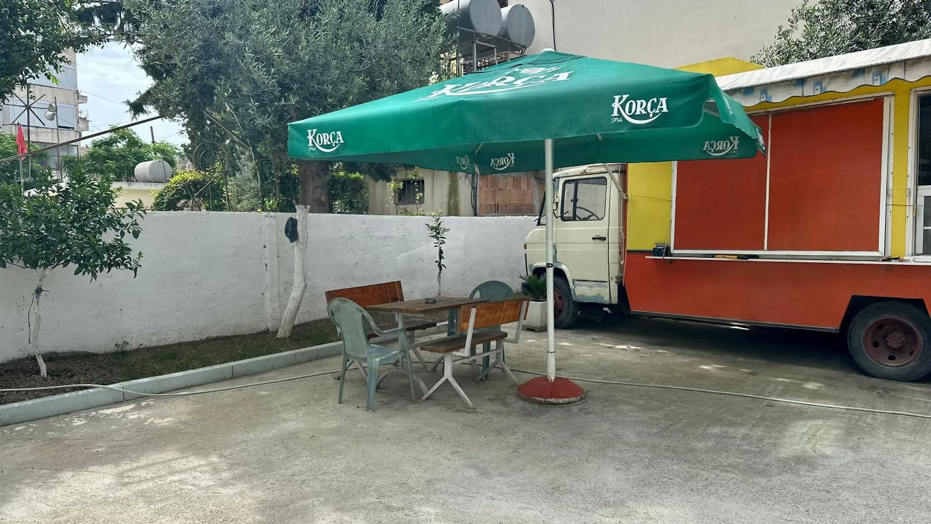 Queen-V Hostel Vlore Albania